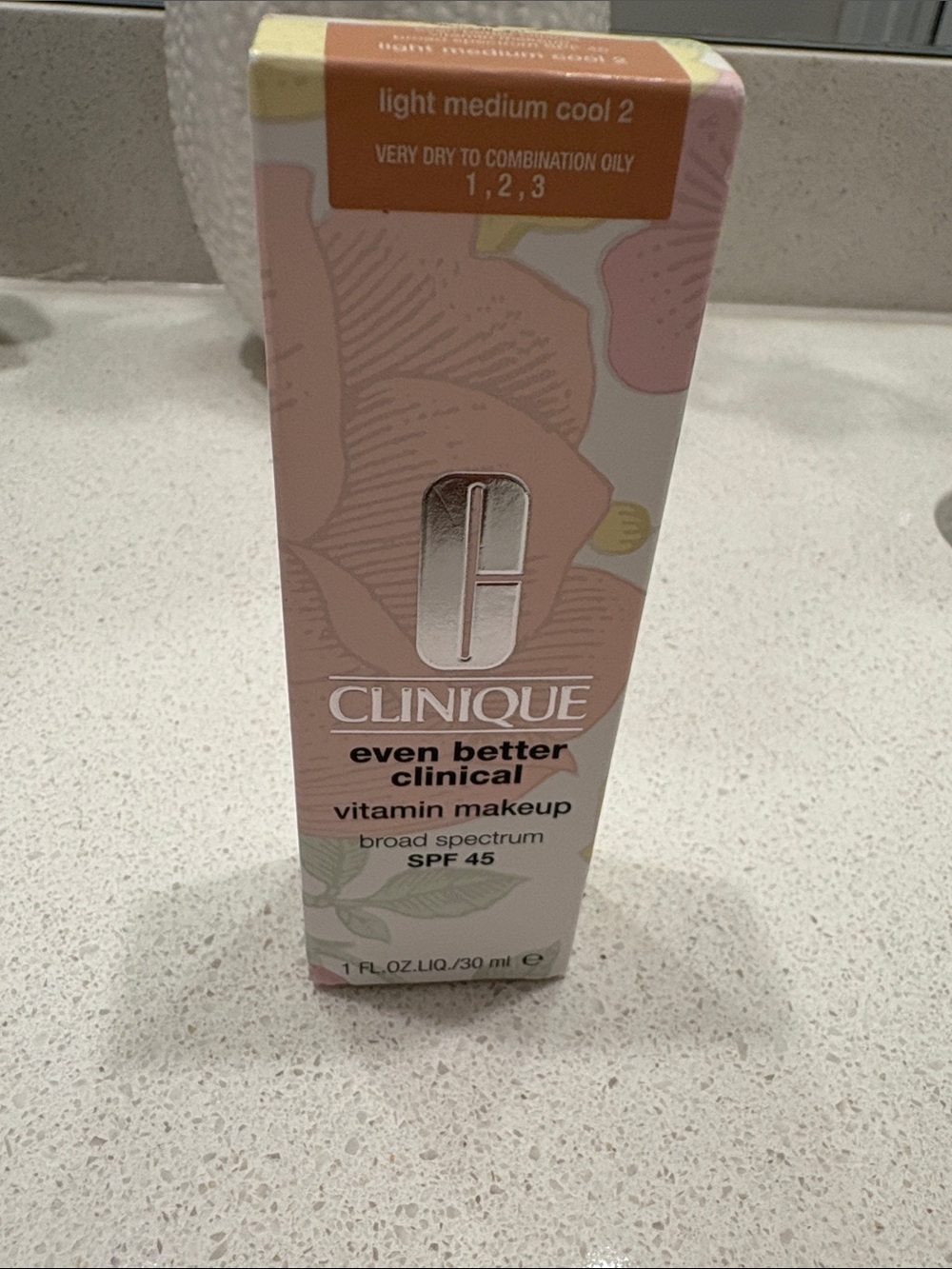 Clinique Even Better Clinical Vitamin Makeup - Light/Medium Cool 2